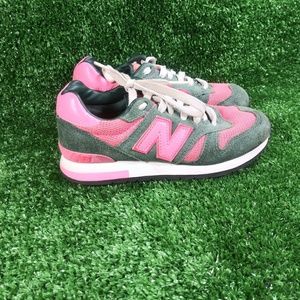 Kids new balance sz 1